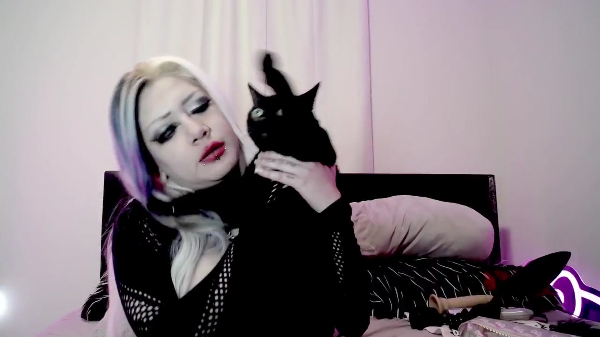 Gallery image thumbnail from BloodAngel's myfreecams stream on, 11/28/2025, 06:32 image 4 of 20