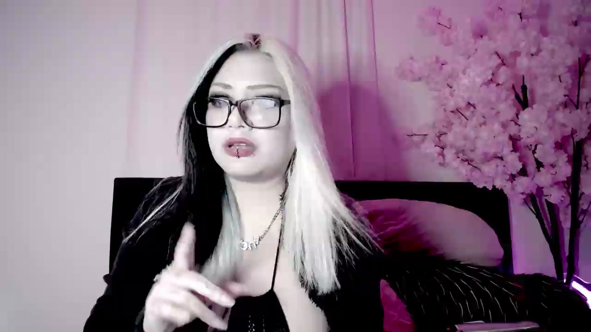 Gallery image thumbnail from BloodAngel's myfreecams stream on, 06/02/2026, 24:57 image 7 of 20