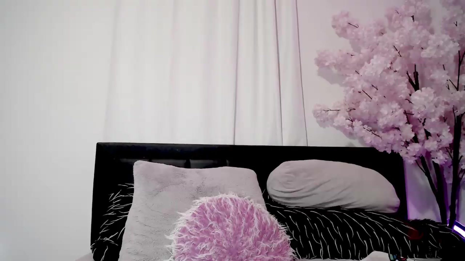 Gallery image thumbnail from BloodAngel's myfreecams stream on, 06/02/2026, 24:57 image 3 of 20