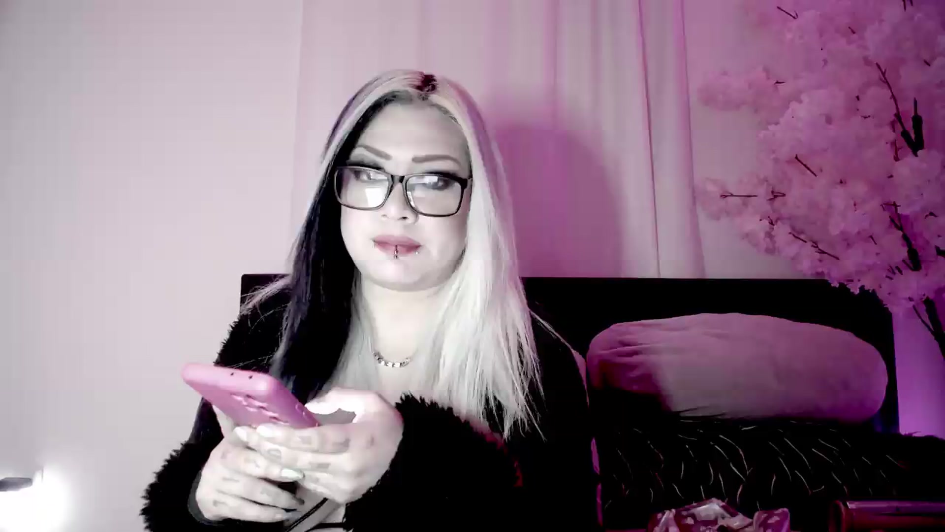Gallery image thumbnail from BloodAngel's myfreecams stream on, 06/08/2026, 24:06 image 6 of 20