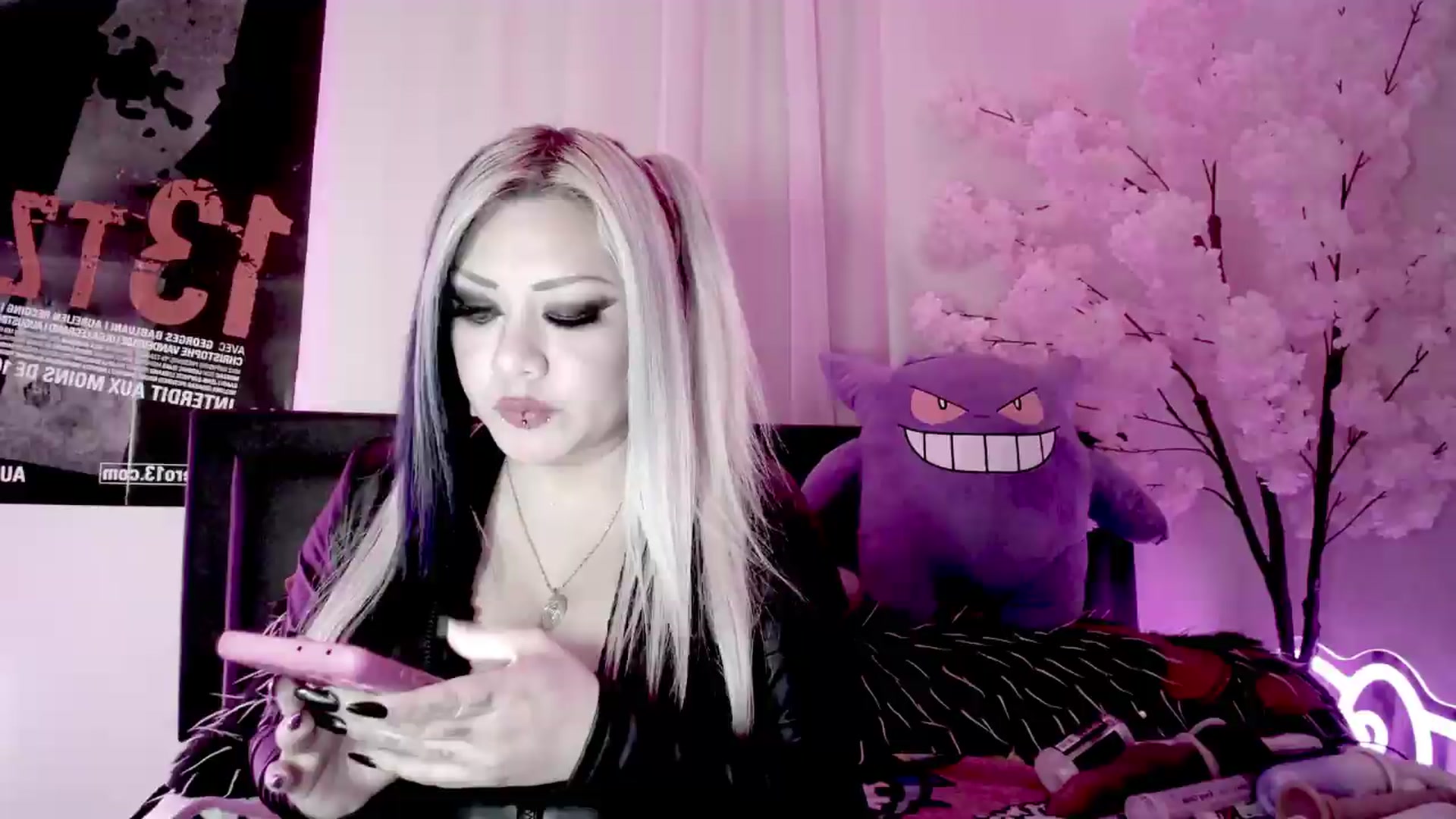Gallery image thumbnail from BloodAngel's myfreecams stream on, 10/06/2026, 17:33 image 4 of 20