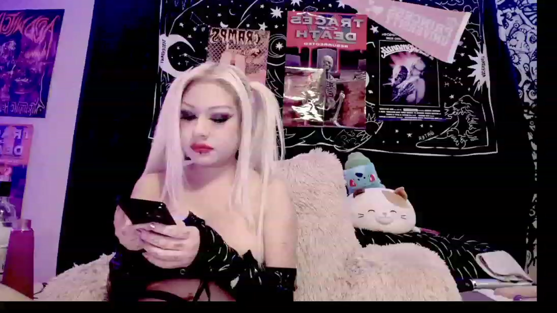 Gallery image thumbnail from BloodAngel_'s myfreecams stream on, 03/09/2023, 23:06 image 20 of 20