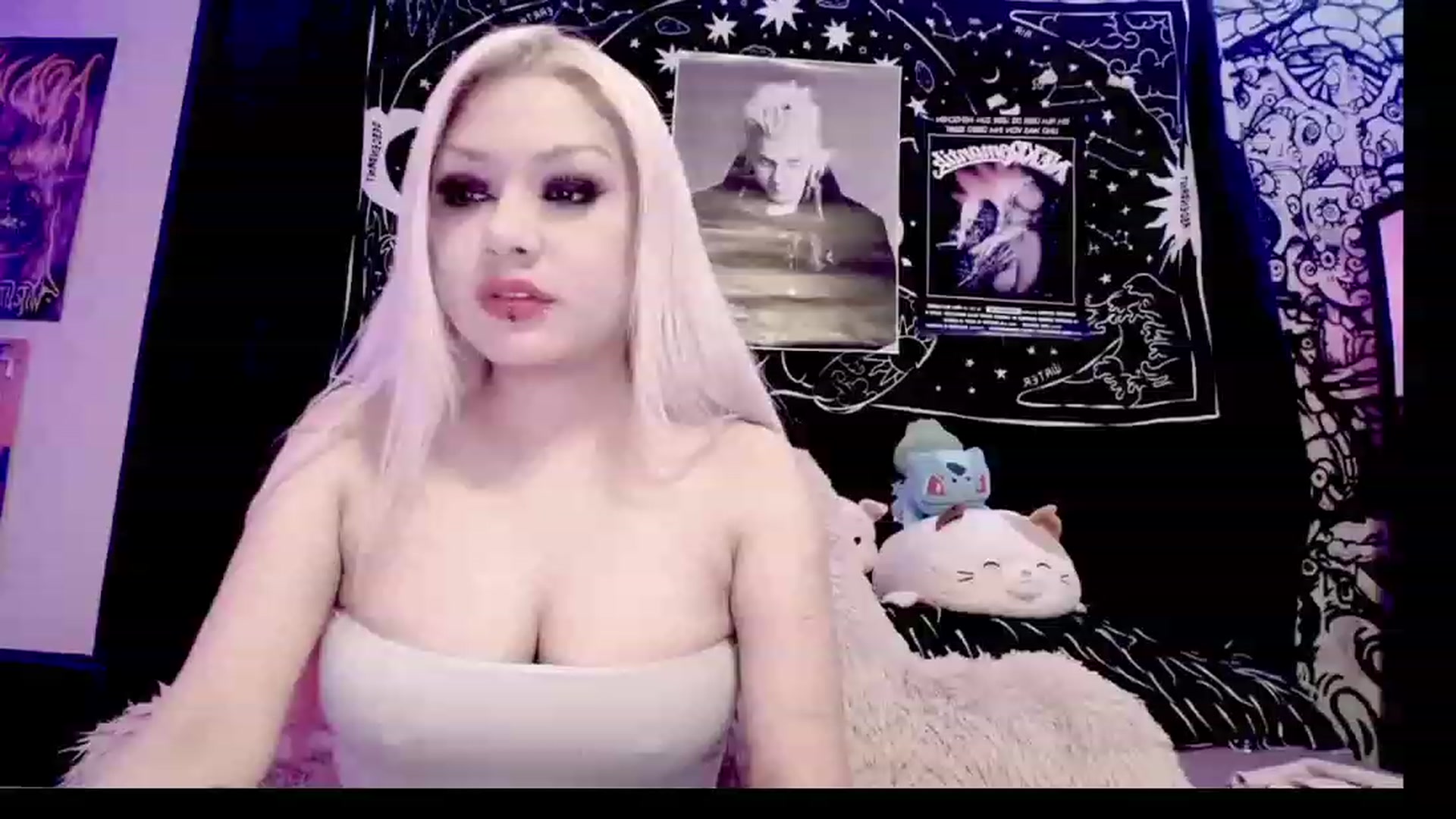 Gallery image thumbnail from BloodAngel_'s myfreecams stream on, 04/25/2023, 20:56 image 14 of 20