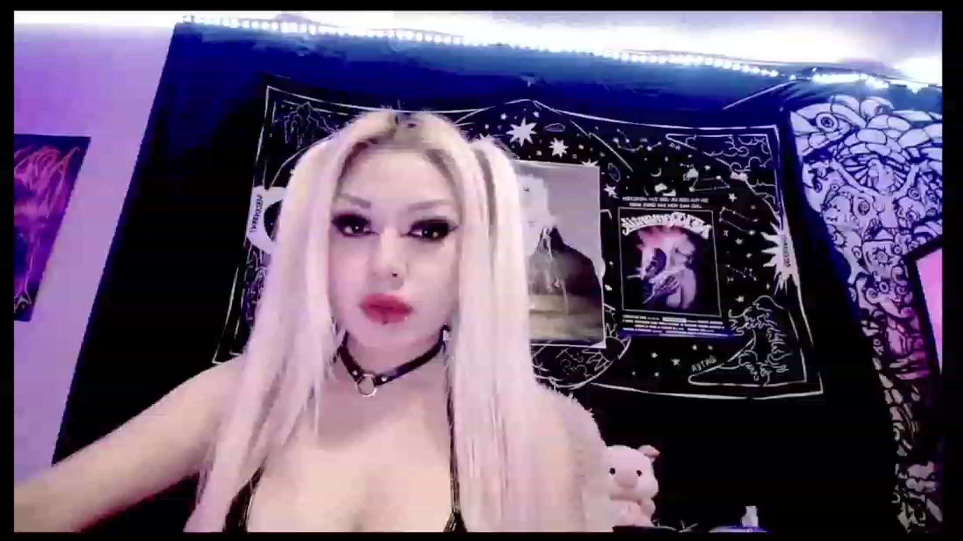 Gallery image thumbnail from BloodAngel_'s myfreecams stream on, 05/17/2023, 09:45 image 20 of 20
