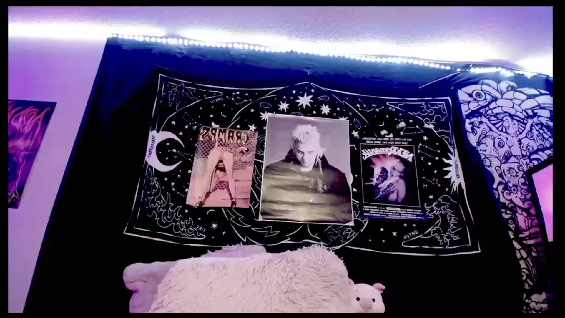 Gallery image thumbnail from BloodAngel_'s myfreecams stream on, 05/17/2023, 09:45 image 15 of 20