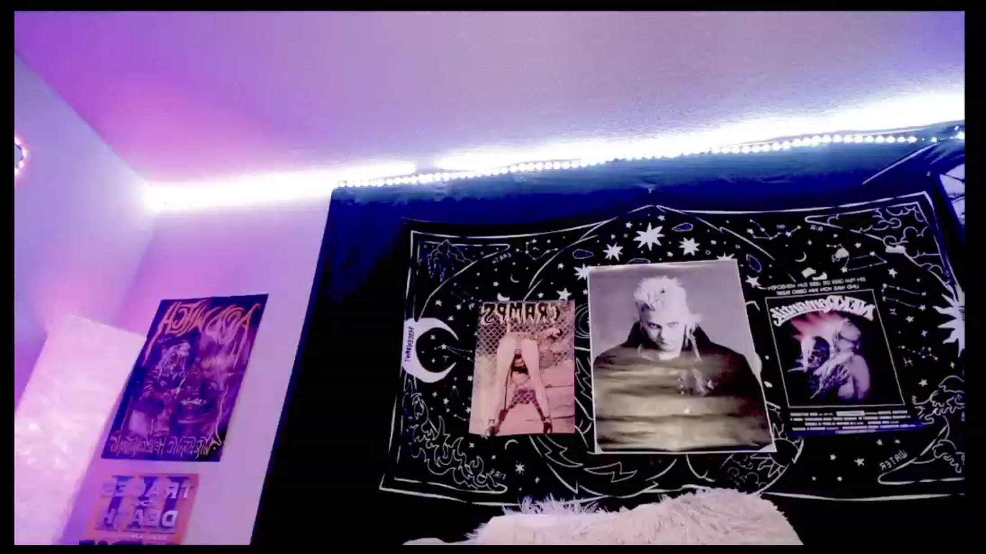 Gallery image thumbnail from BloodAngel_'s myfreecams stream on, 05/19/2023, 09:28 image 17 of 20
