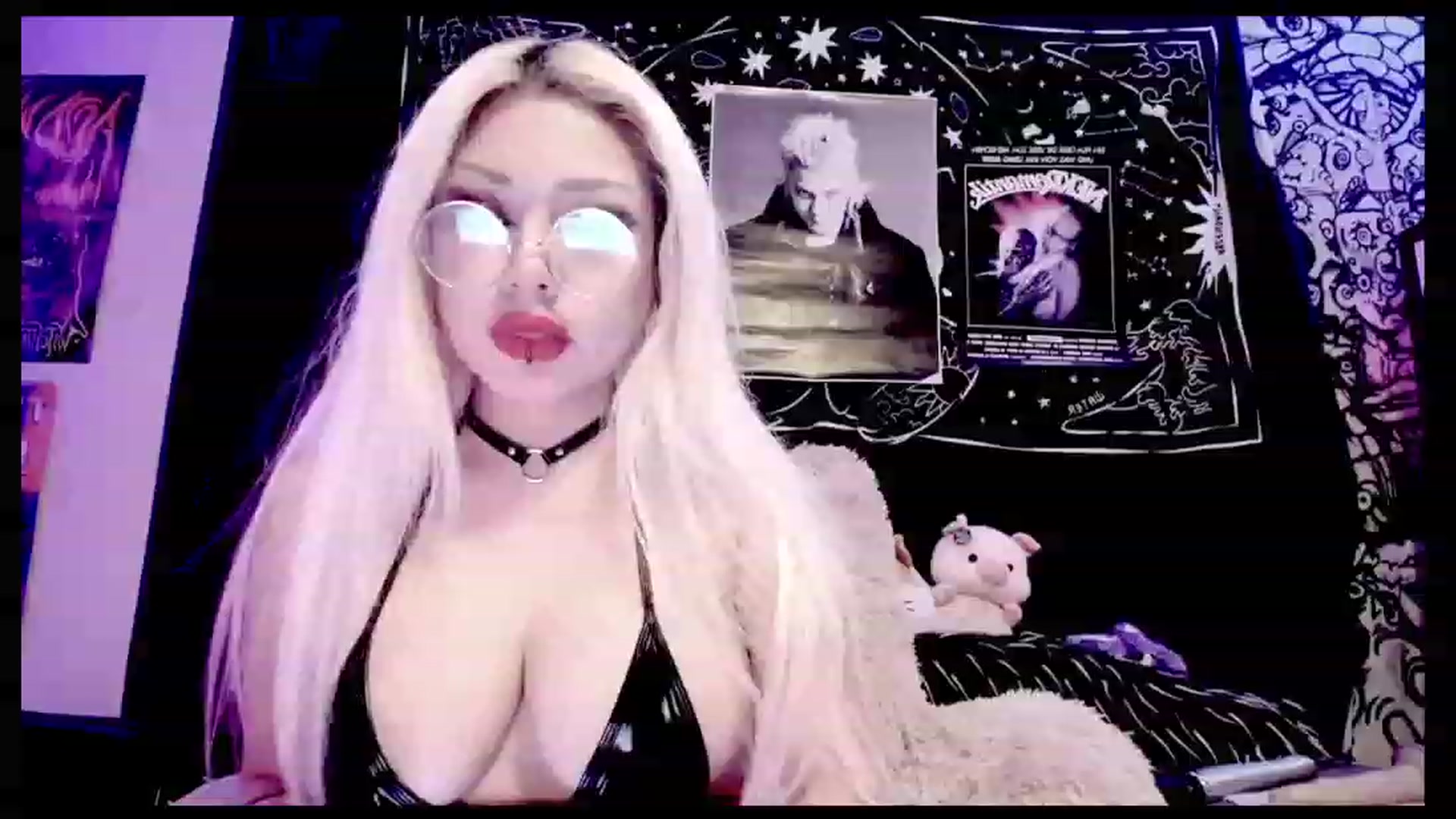 Gallery image thumbnail from BloodAngel_'s myfreecams stream on, 05/20/2023, 13:21 image 3 of 20