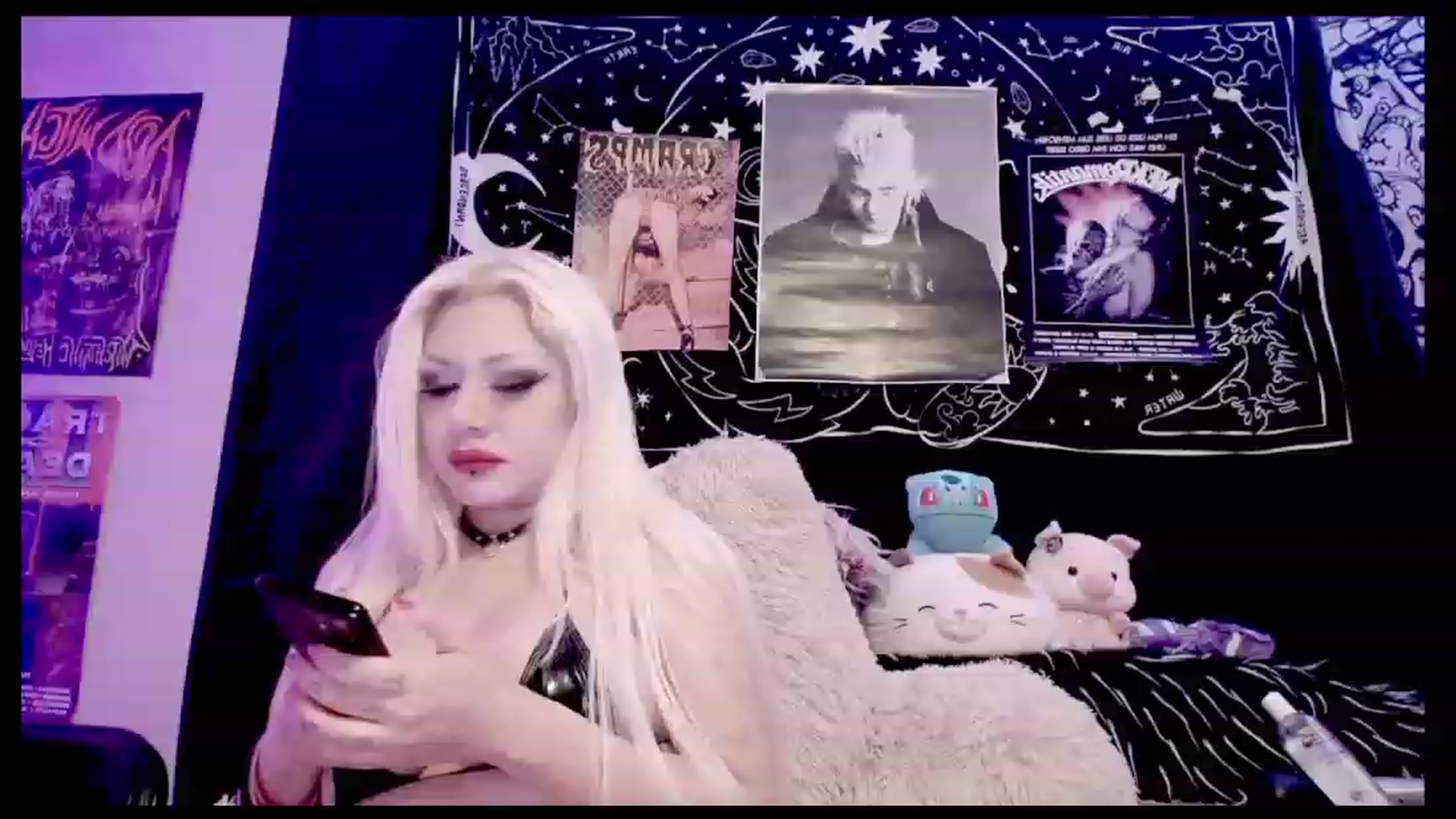 Gallery image thumbnail from BloodAngel_'s myfreecams stream on, 05/26/2023, 01:32 image 16 of 20