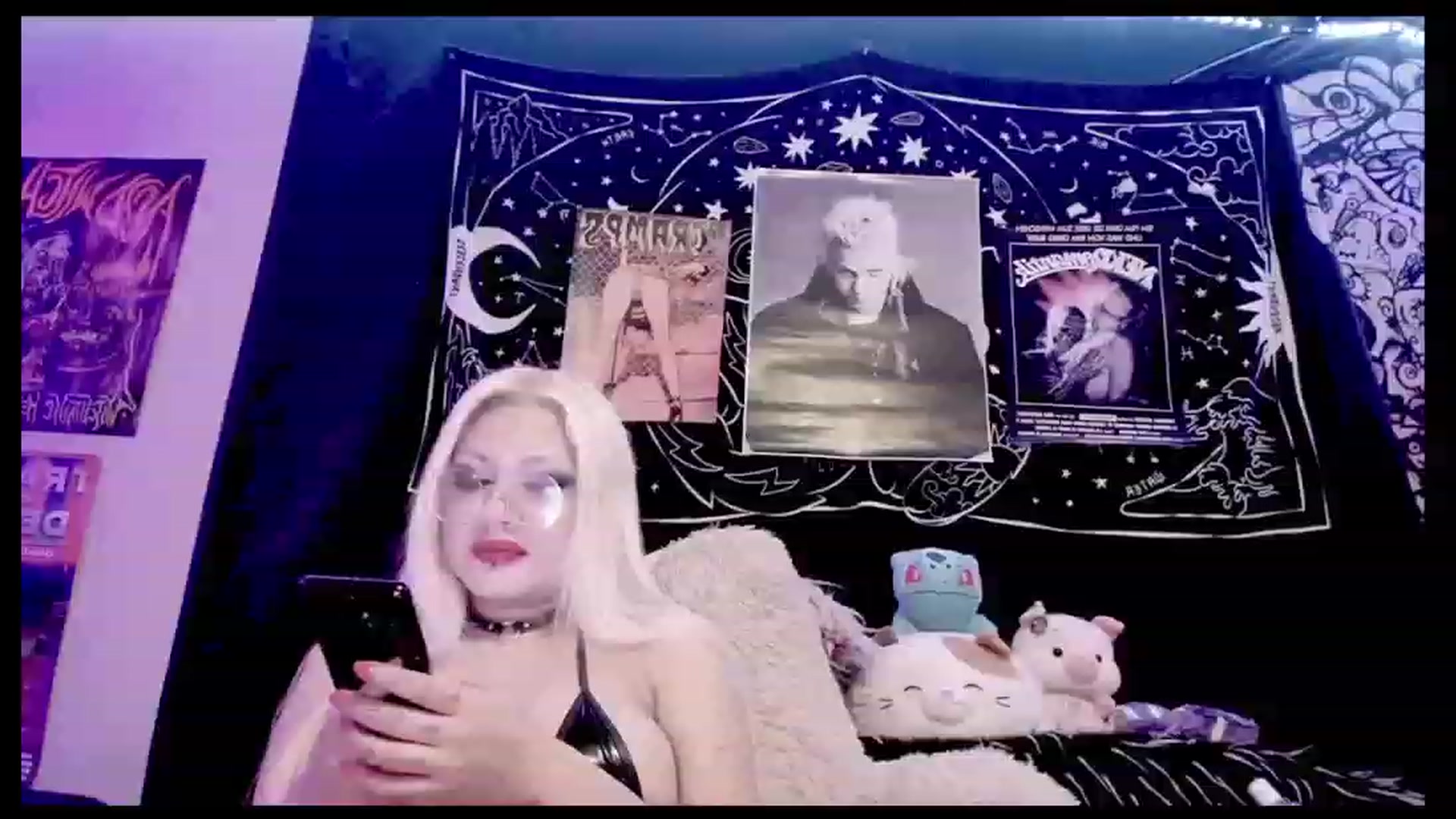 Gallery image thumbnail from BloodAngel_'s myfreecams stream on, 05/26/2023, 01:32 image 12 of 20