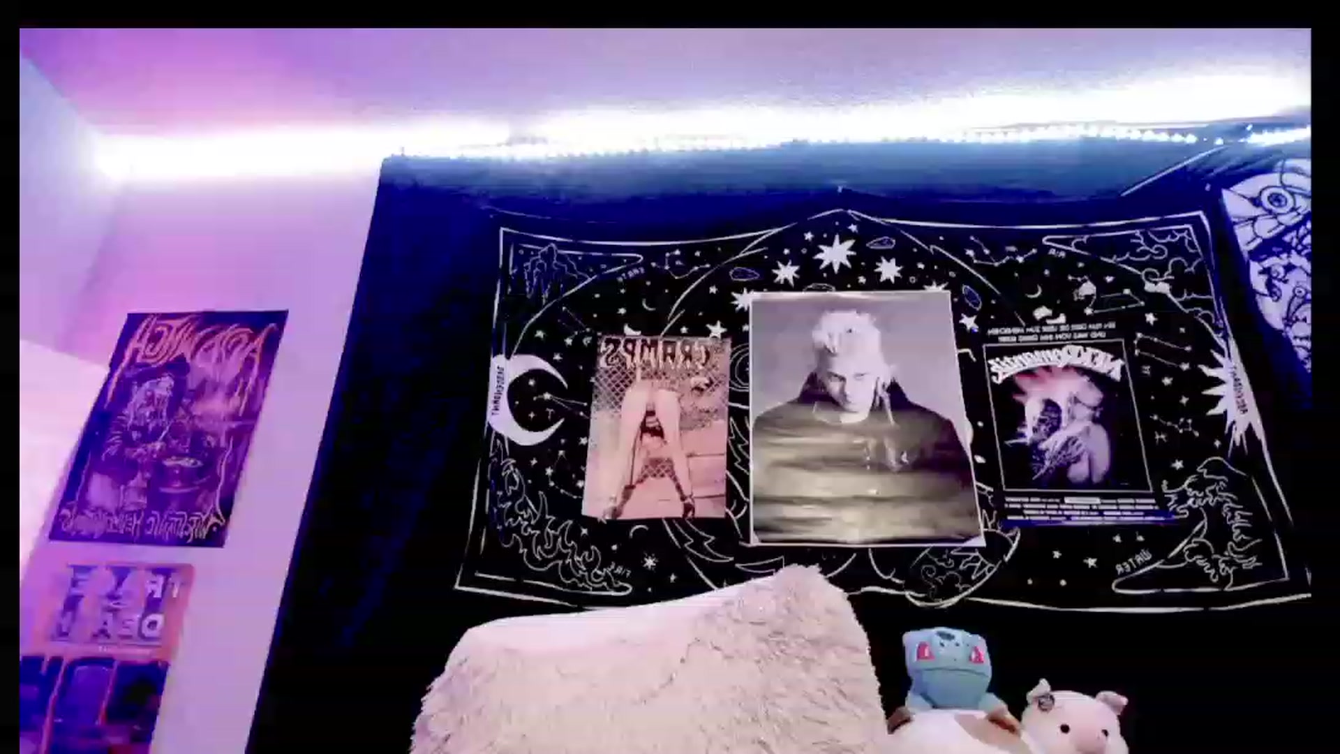 Gallery image thumbnail from BloodAngel_'s myfreecams stream on, 05/26/2023, 06:20 image 16 of 20