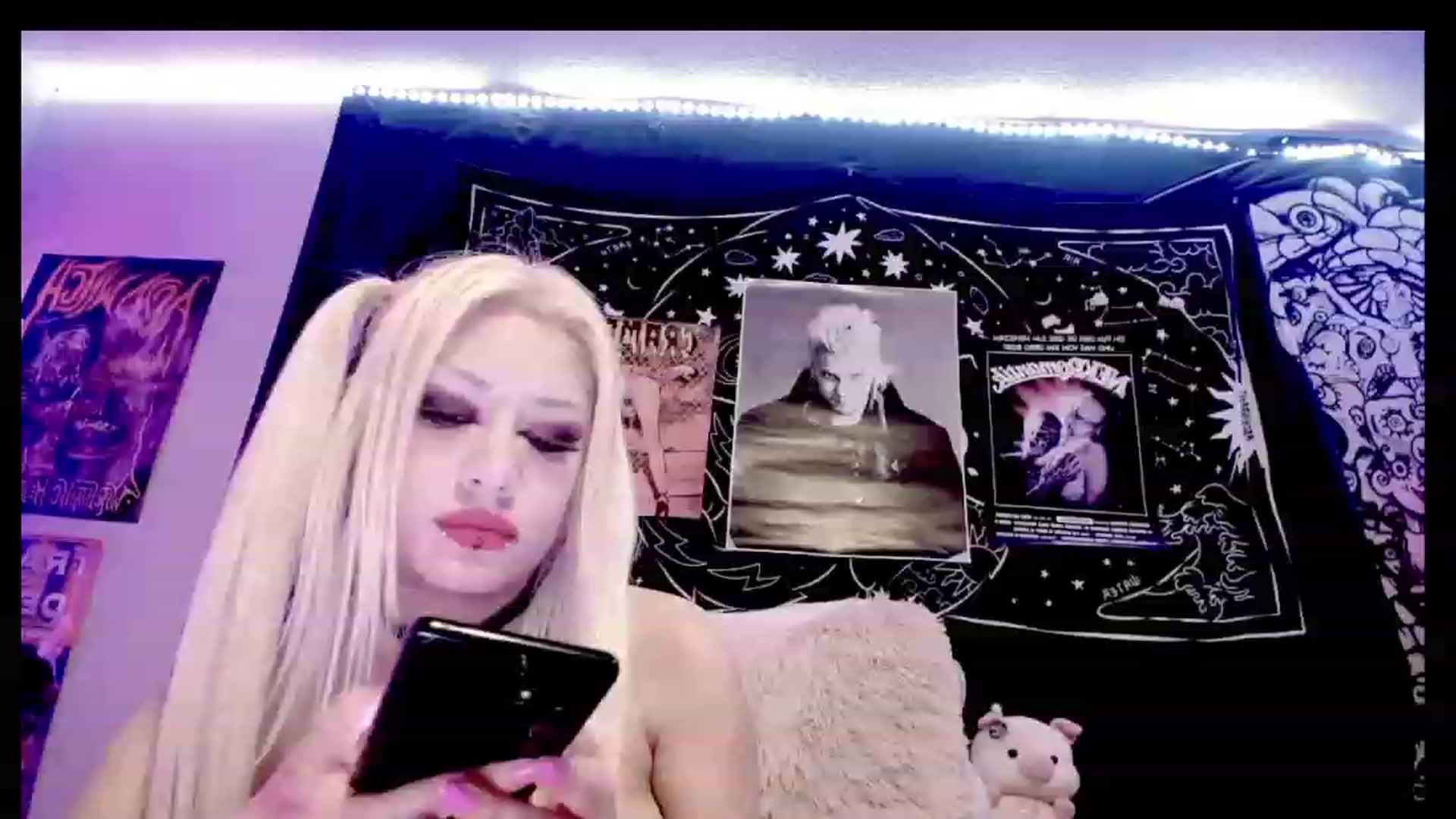 Gallery image thumbnail from BloodAngel_'s myfreecams stream on, 06/03/2023, 12:14 image 2 of 20