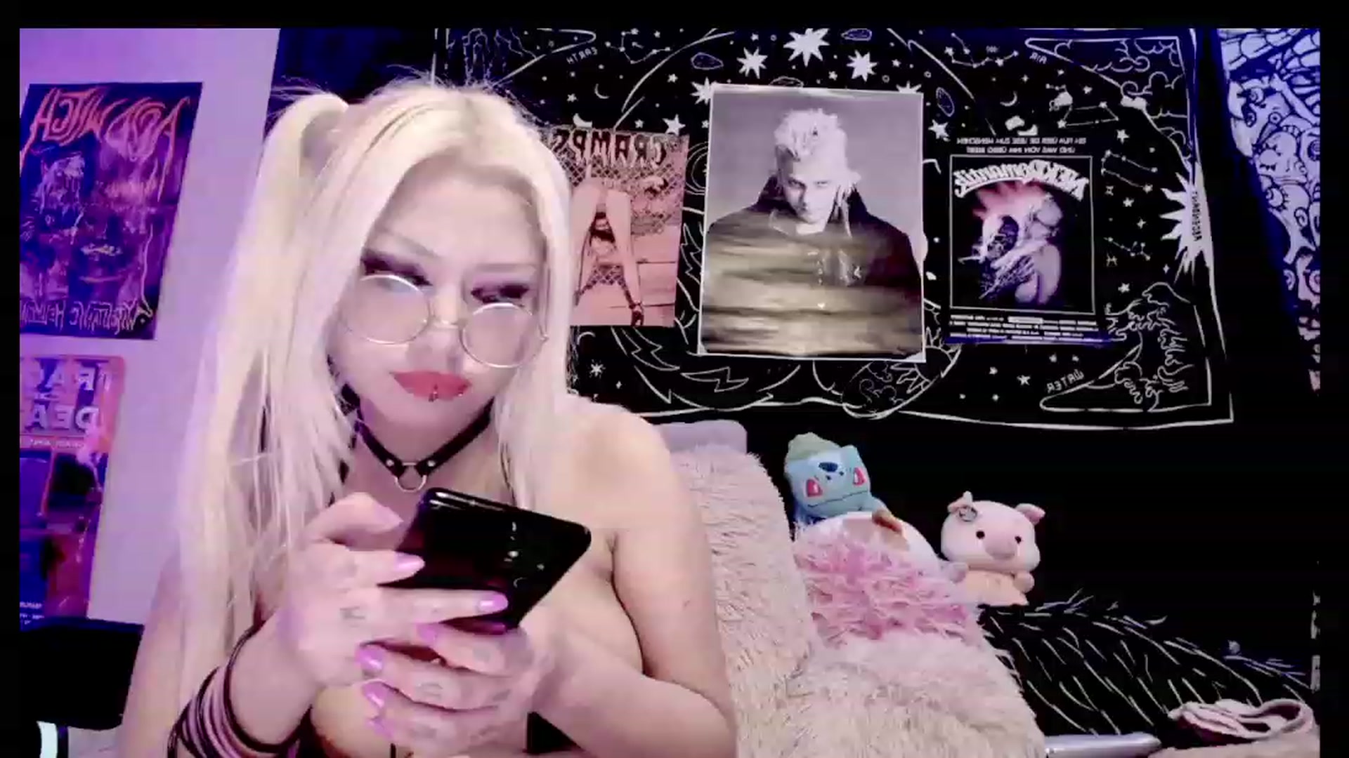 Gallery image thumbnail from BloodAngel_'s myfreecams stream on, 06/04/2023, 21:26 image 14 of 20