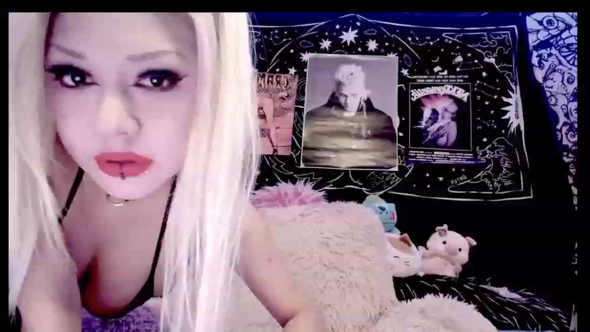 Gallery image thumbnail from BloodAngel_'s myfreecams stream on, 06/11/2023, 08:25 image 6 of 20