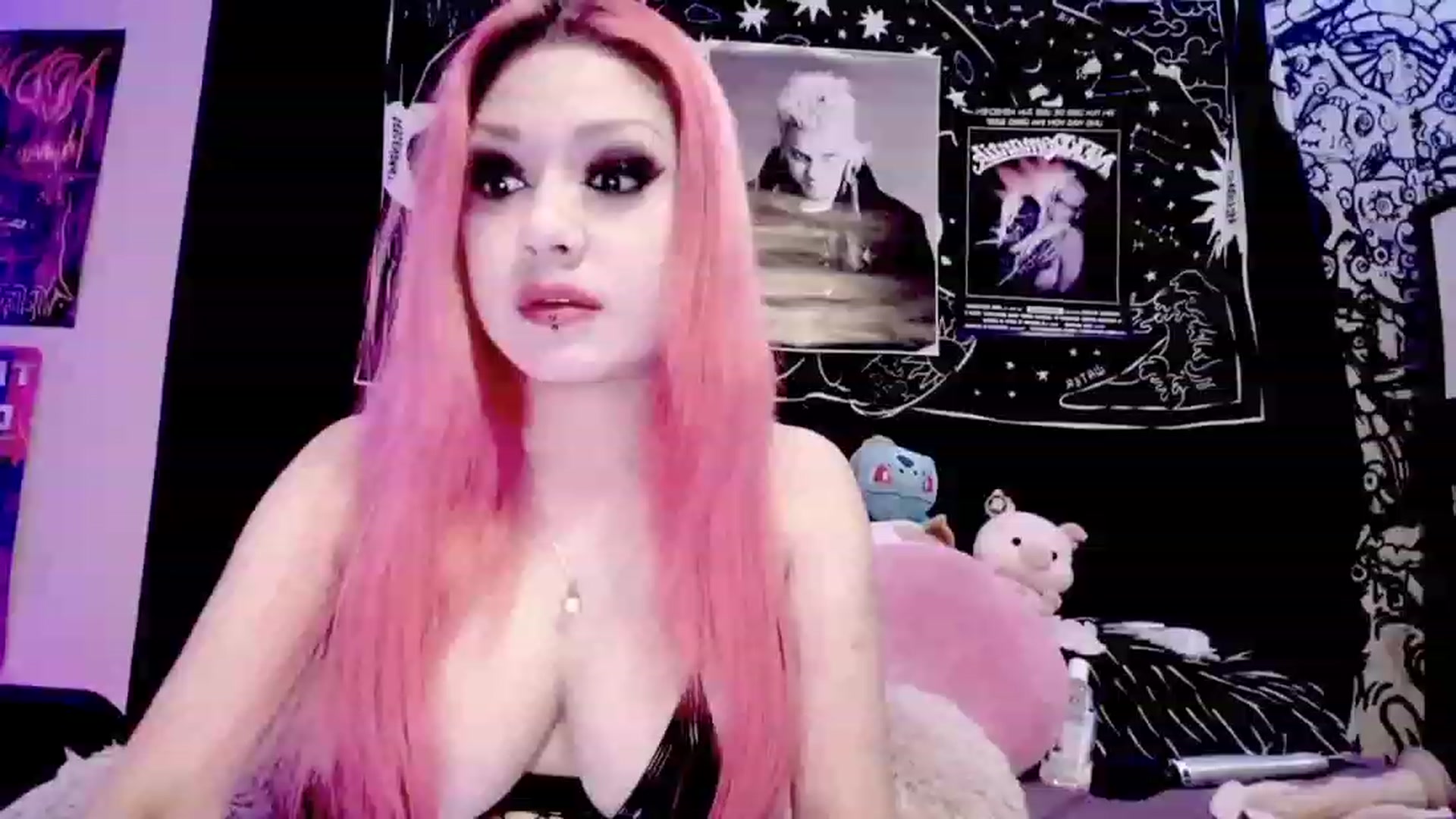 Gallery image thumbnail from BloodAngel_'s myfreecams stream on, 07/17/2023, 21:56 image 6 of 20