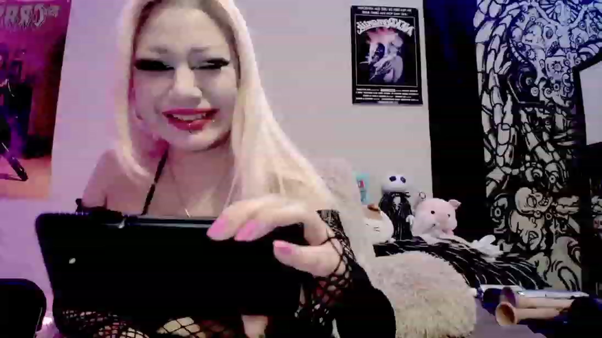 Gallery image thumbnail from BloodAngel_'s myfreecams stream on, 08/17/2023, 05:41 image 11 of 20