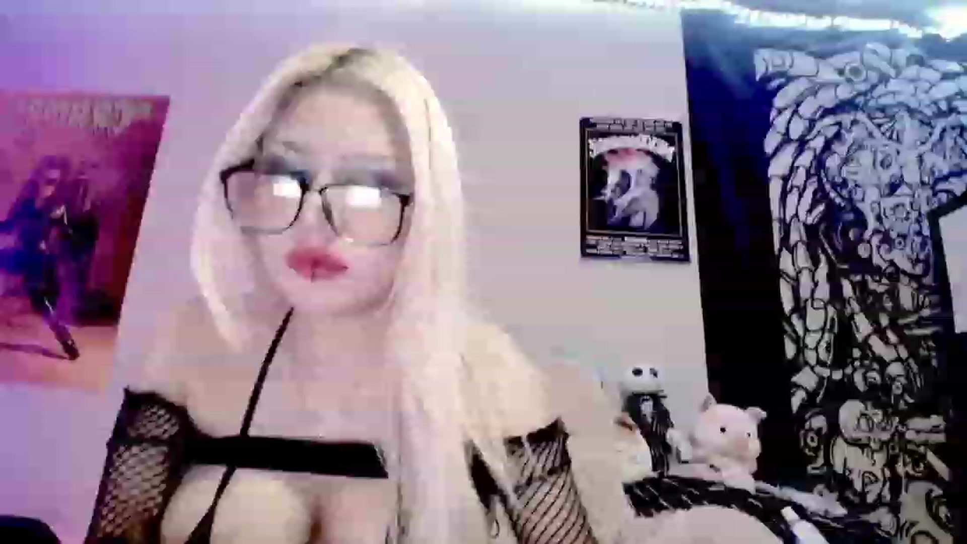 Gallery image thumbnail from BloodAngel_'s myfreecams stream on, 08/21/2023, 09:32 image 10 of 20