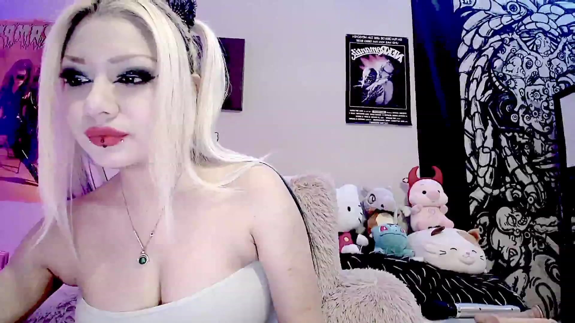 Gallery image thumbnail from BloodAngel_'s myfreecams stream on, 10/11/2023, 20:32 image 3 of 20