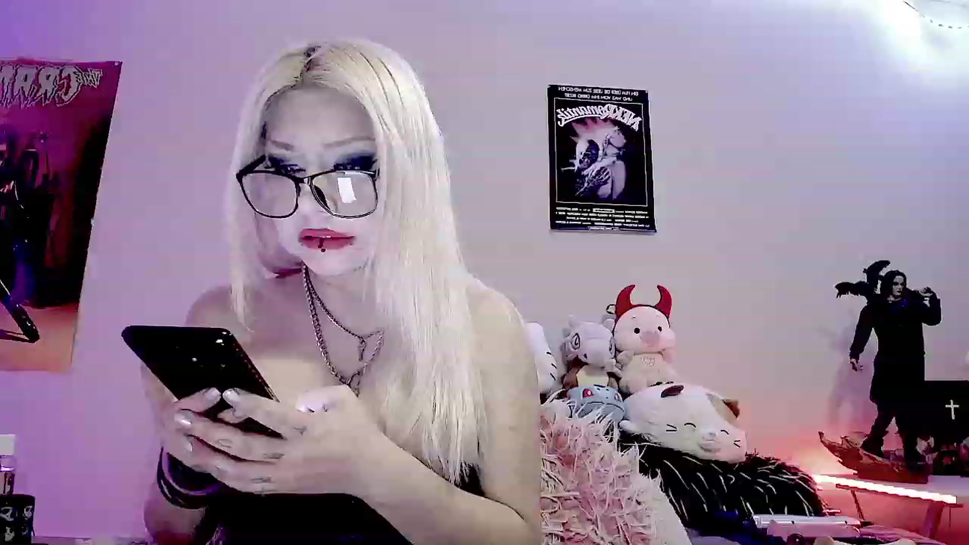 Gallery image thumbnail from BloodAngel_'s myfreecams stream on, 11/28/2023, 24:52 image 4 of 20