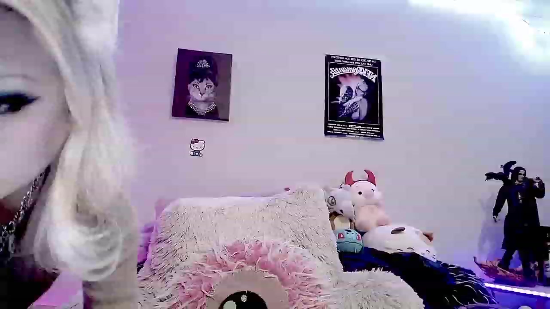 Gallery image thumbnail from BloodAngel_'s myfreecams stream on, 11/30/2023, 07:26 image 7 of 20