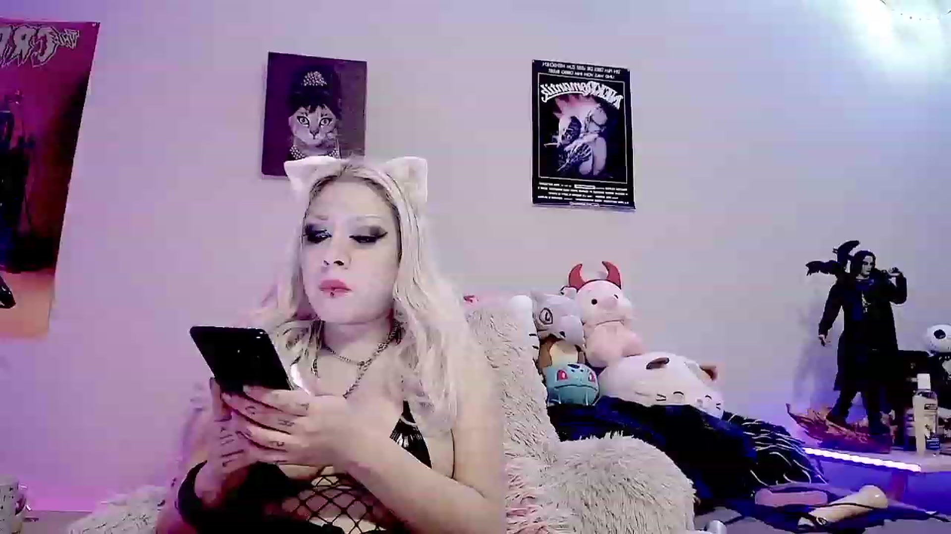 Gallery image thumbnail from BloodAngel_'s myfreecams stream on, 11/30/2023, 07:57 image 6 of 20