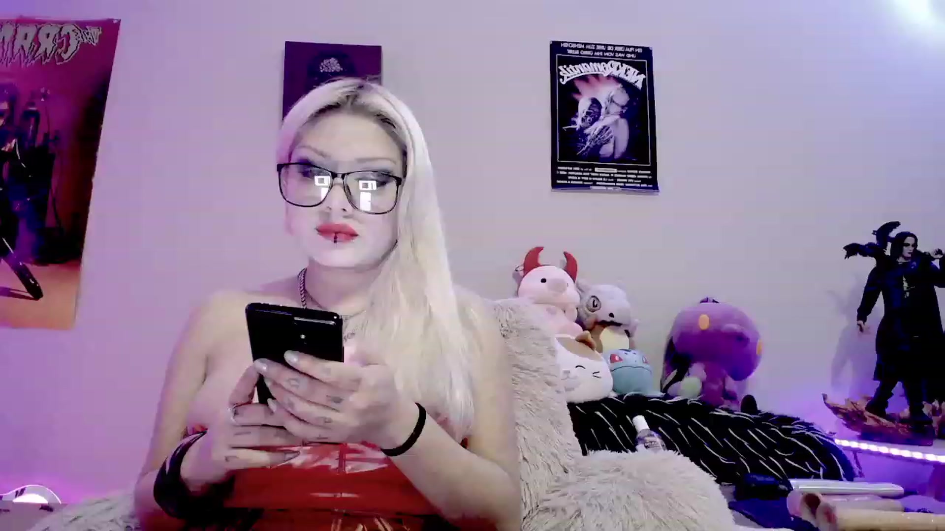 Gallery image thumbnail from BloodAngel_'s myfreecams stream on, 12/12/2023, 13:38 image 5 of 20