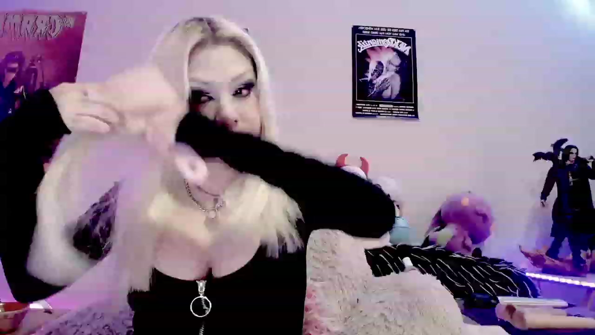 Gallery image thumbnail from BloodAngel_'s myfreecams stream on, 12/12/2023, 15:02 image 19 of 20