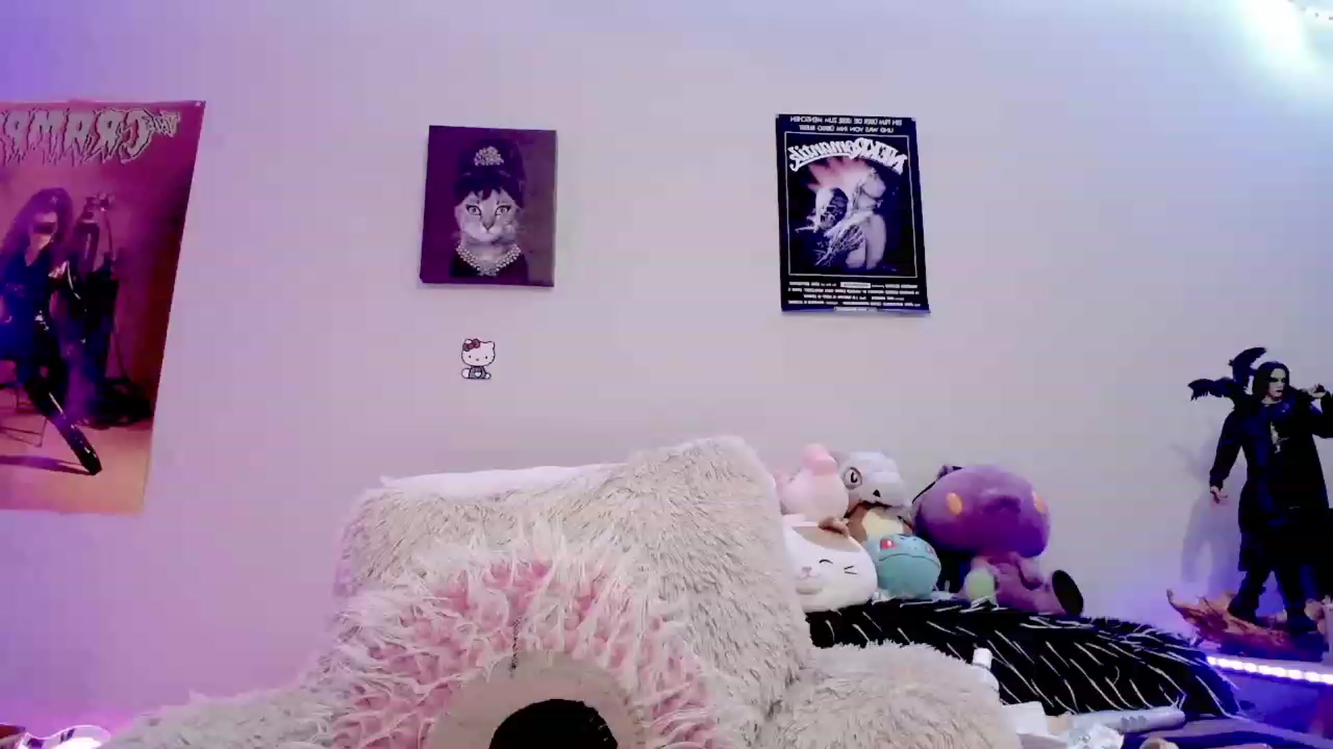 Gallery image thumbnail from BloodAngel_'s myfreecams stream on, 12/15/2023, 13:03 image 16 of 20