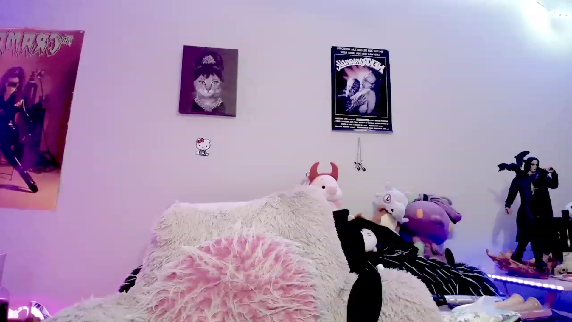 Gallery image thumbnail from BloodAngel_'s myfreecams stream on, 12/19/2023, 03:49 image 5 of 20