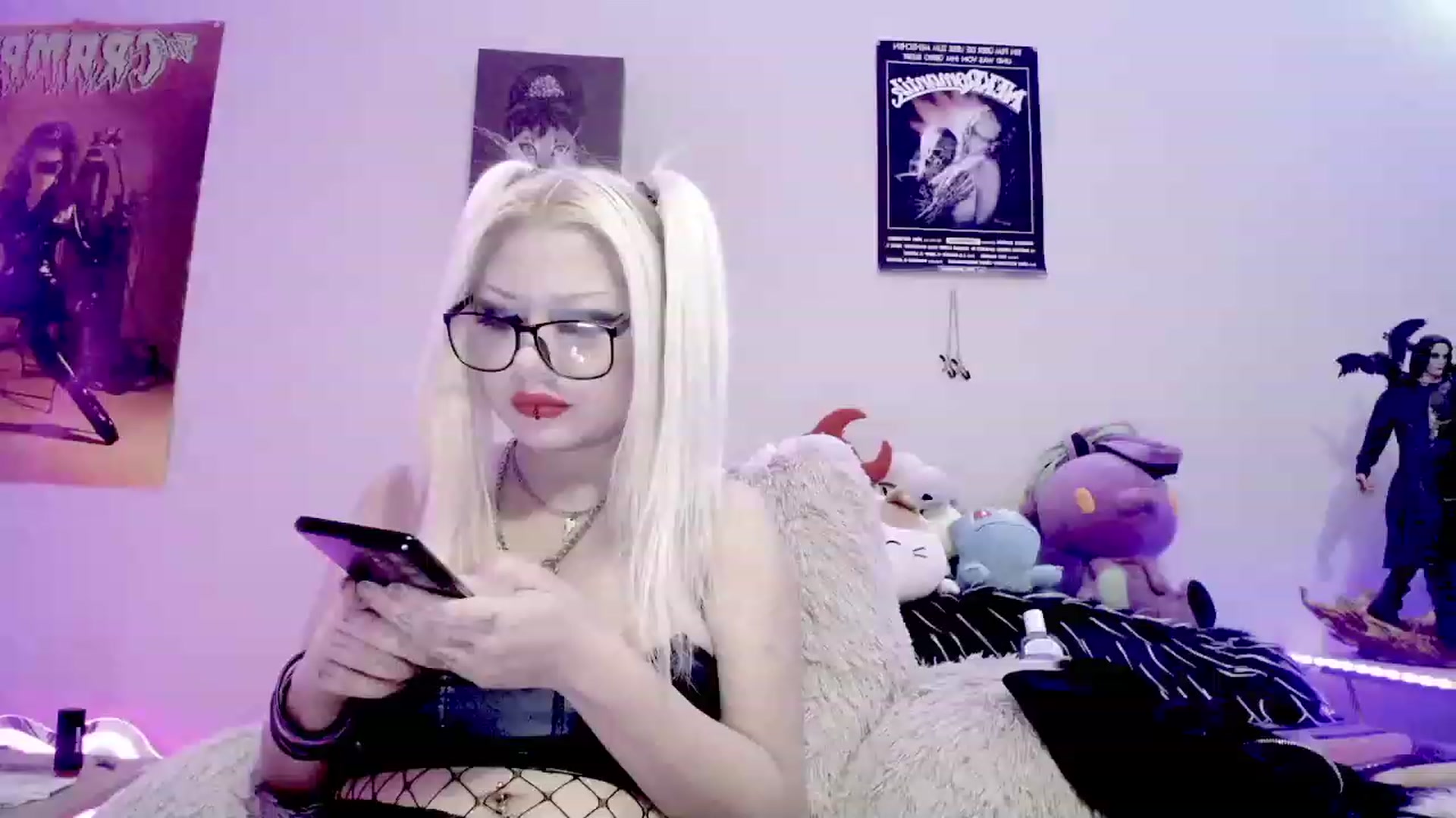 Gallery image thumbnail from BloodAngel_'s myfreecams stream on, 12/25/2023, 14:41 image 2 of 20