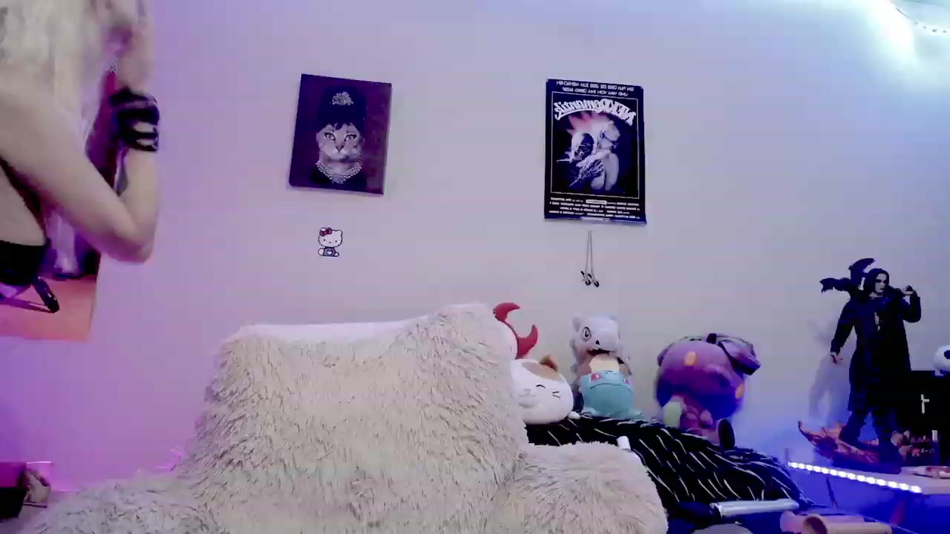 Gallery image thumbnail from BloodAngel_'s myfreecams stream on, 12/26/2023, 22:41 image 6 of 20
