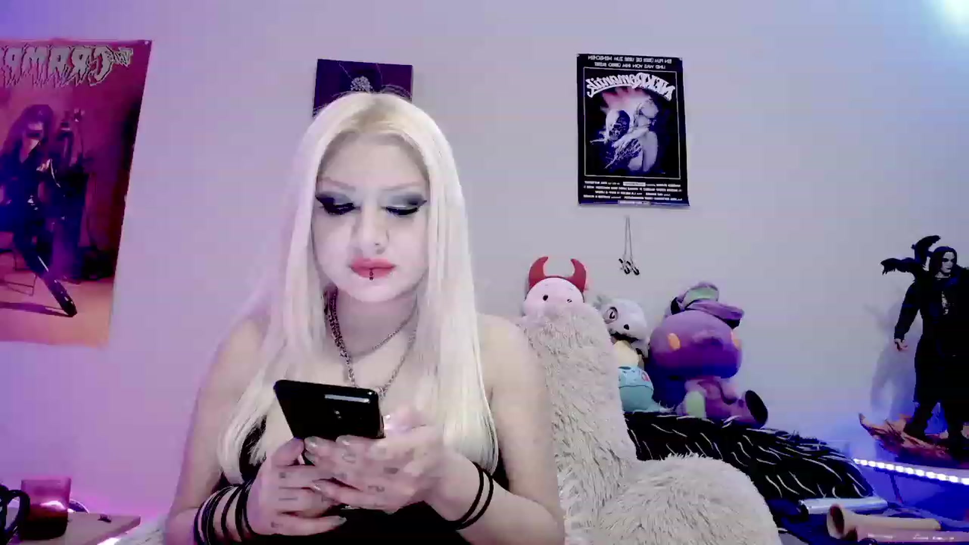 Gallery image thumbnail from BloodAngel_'s myfreecams stream on, 12/27/2023, 23:59 image 7 of 20