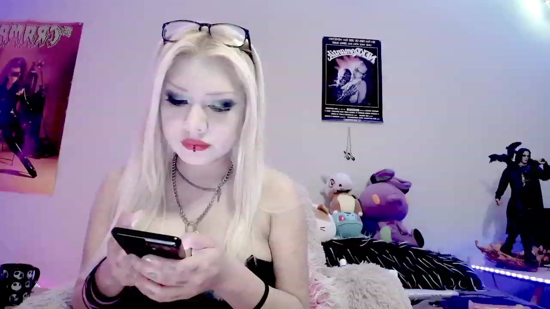 Gallery image thumbnail from BloodAngel_'s myfreecams stream on, 12/28/2023, 22:57 image 13 of 20