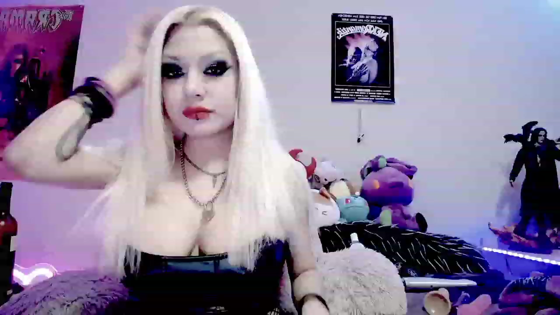 Gallery image thumbnail from BloodAngel_'s myfreecams stream on, 01/02/2024, 09:25 image 8 of 20