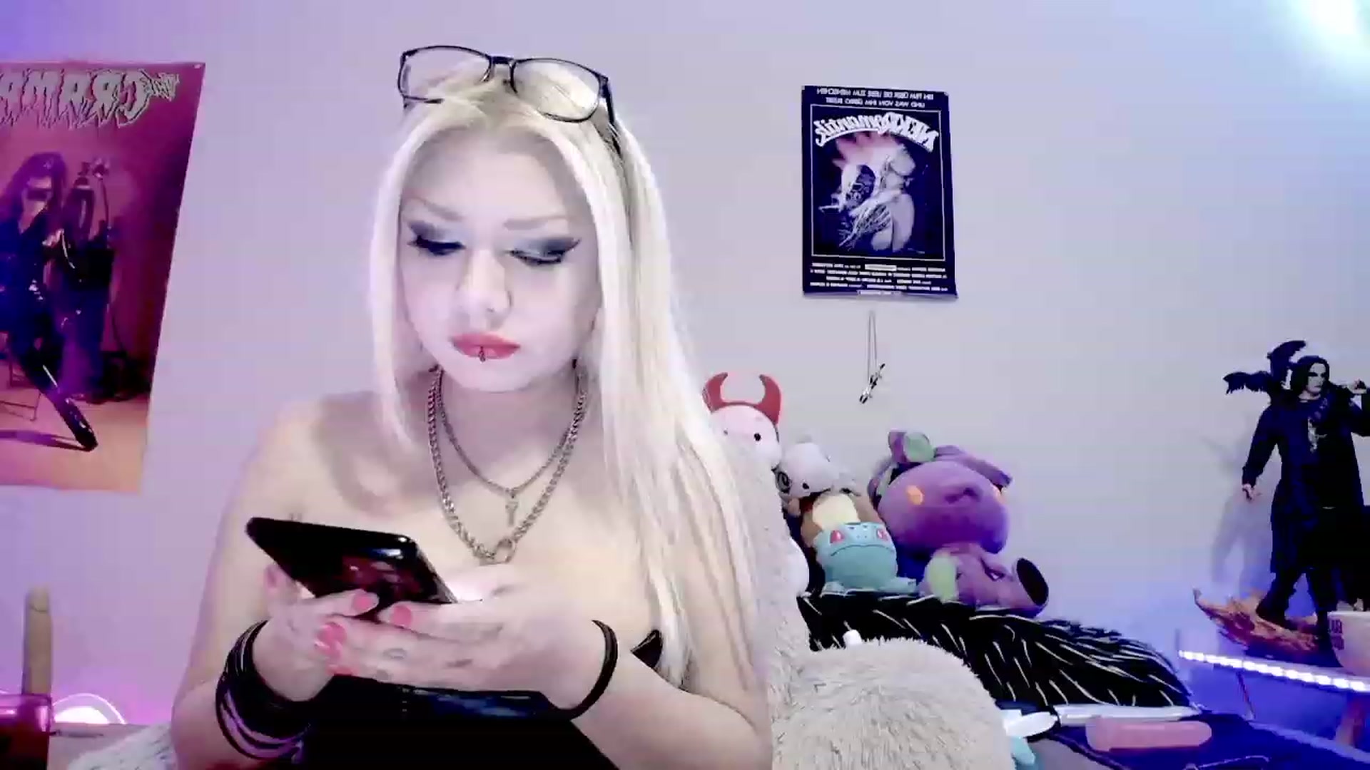 Gallery image thumbnail from BloodAngel_'s myfreecams stream on, 01/05/2024, 02:47 image 2 of 20