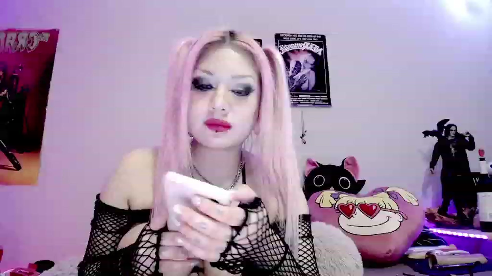 Gallery image thumbnail from BloodAngel_'s myfreecams stream on, 01/30/2024, 20:08 image 10 of 20