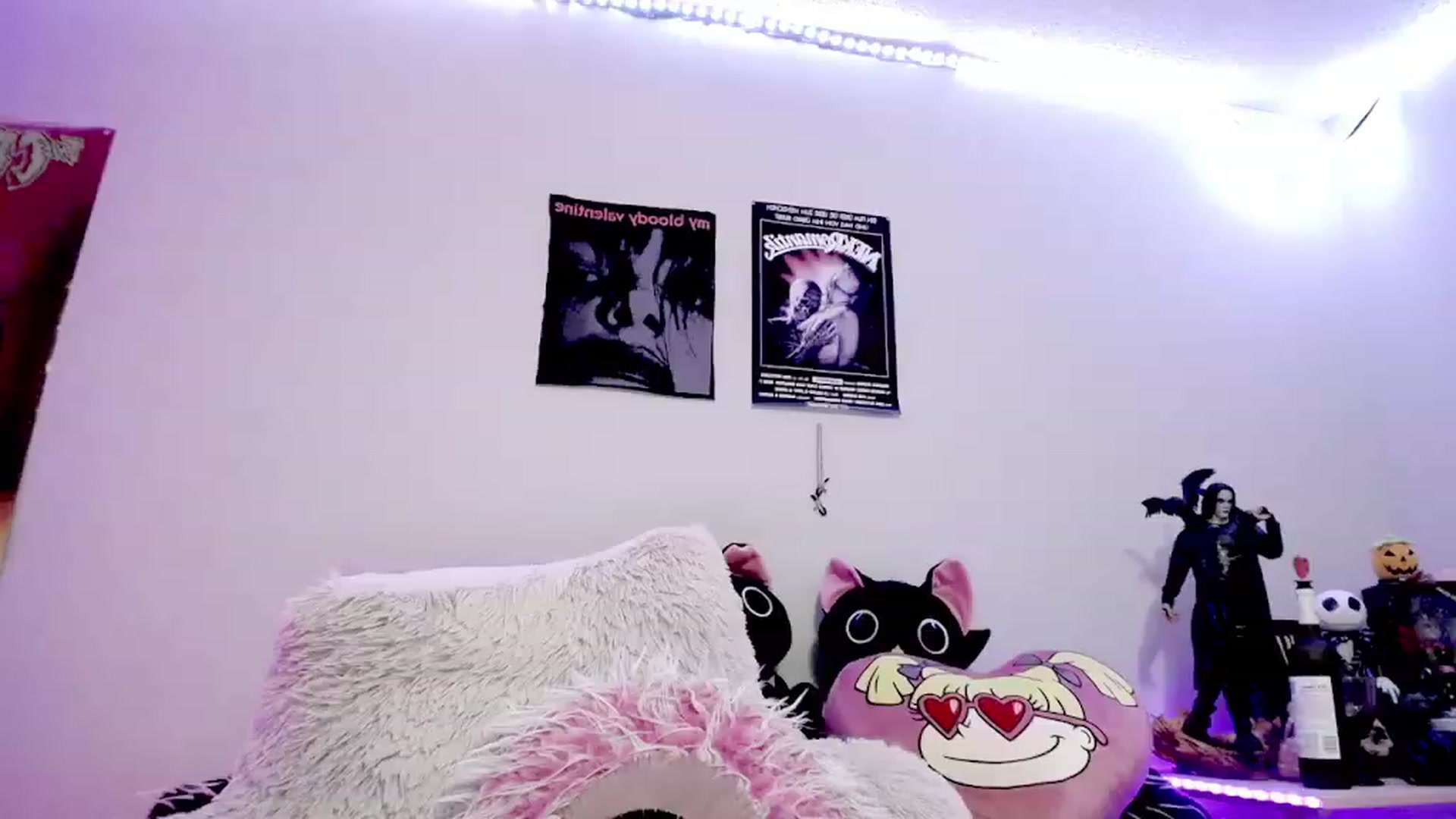Gallery image thumbnail from BloodAngel_'s myfreecams stream on, 01/30/2024, 20:29 image 17 of 20