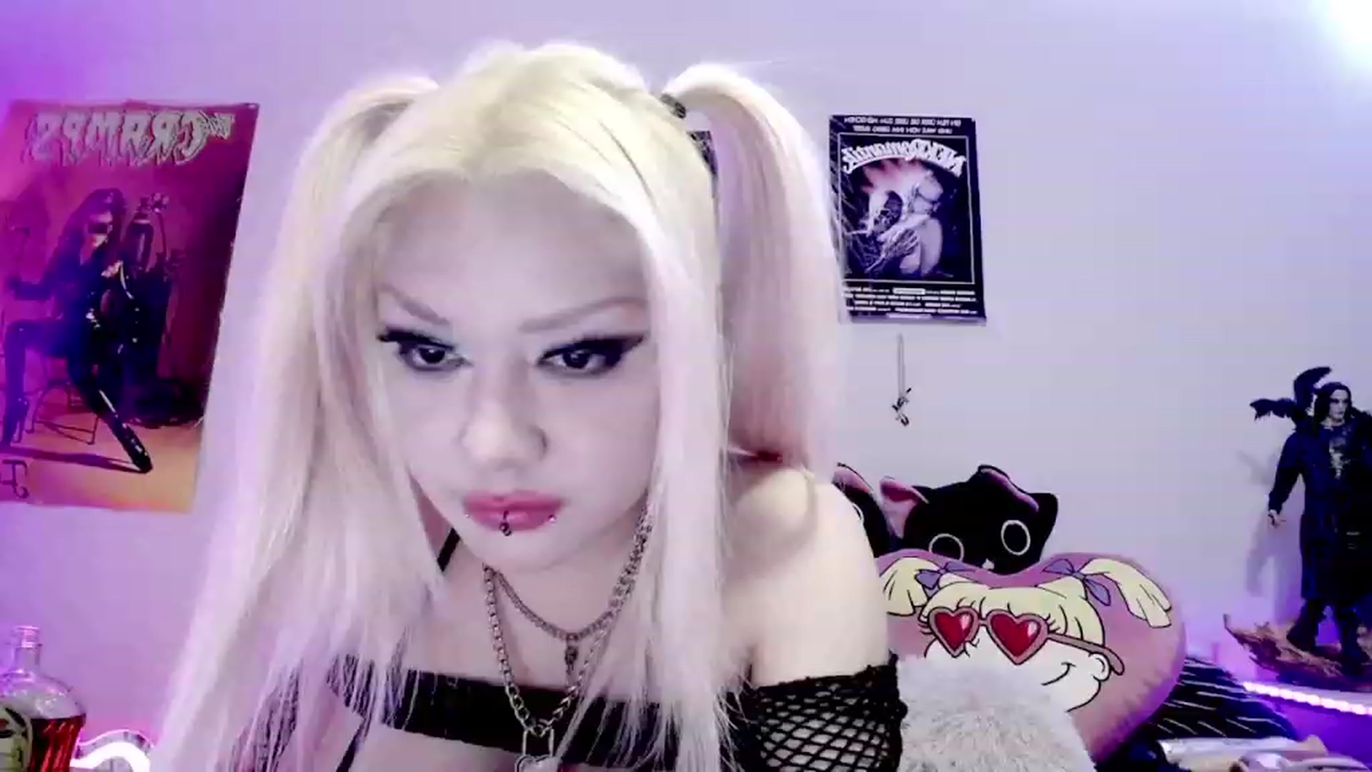 Gallery image thumbnail from BloodAngel_'s myfreecams stream on, 02/02/2024, 03:53 image 17 of 20
