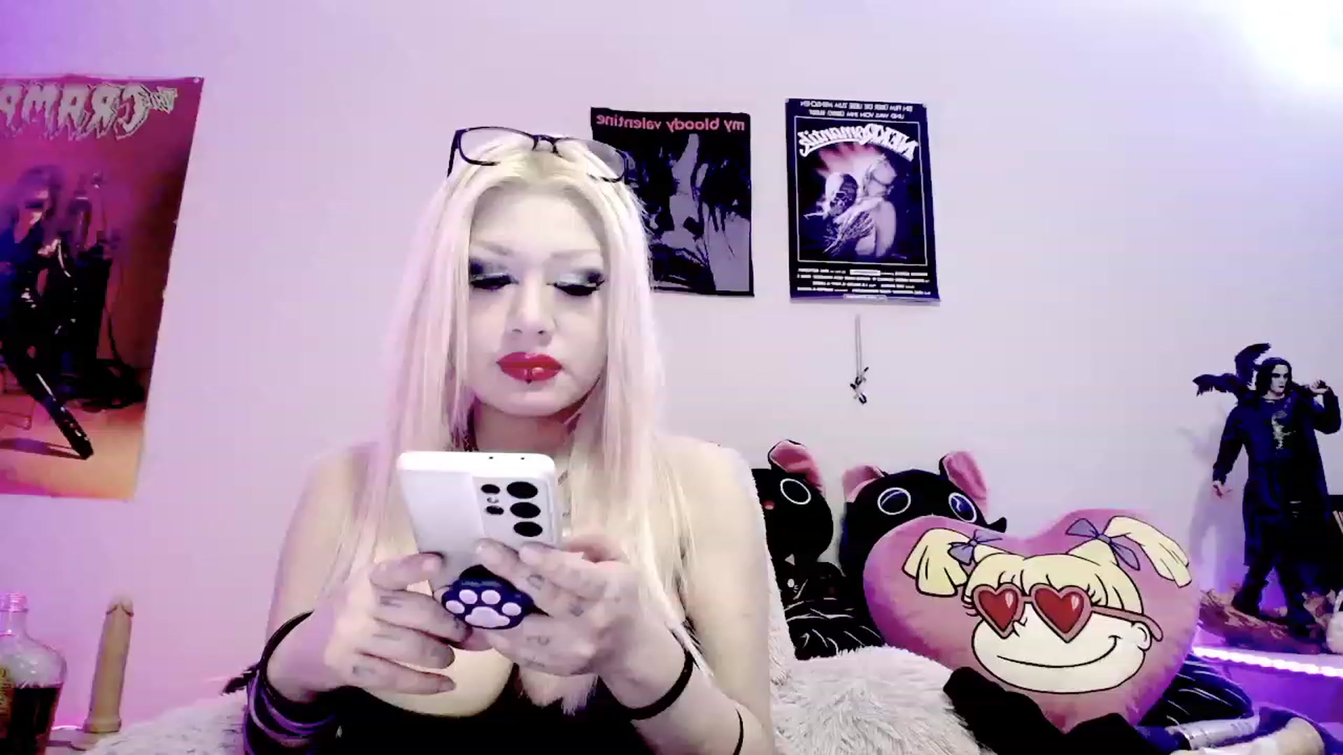 Gallery image thumbnail from BloodAngel_'s myfreecams stream on, 02/08/2024, 24:09 image 8 of 20