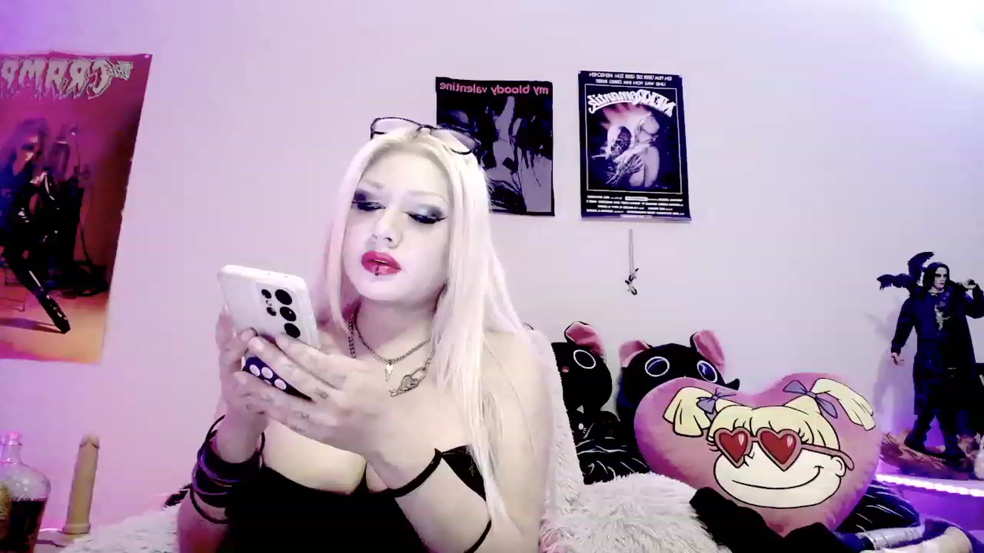 Gallery image thumbnail from BloodAngel_'s myfreecams stream on, 02/08/2024, 24:09 image 13 of 20