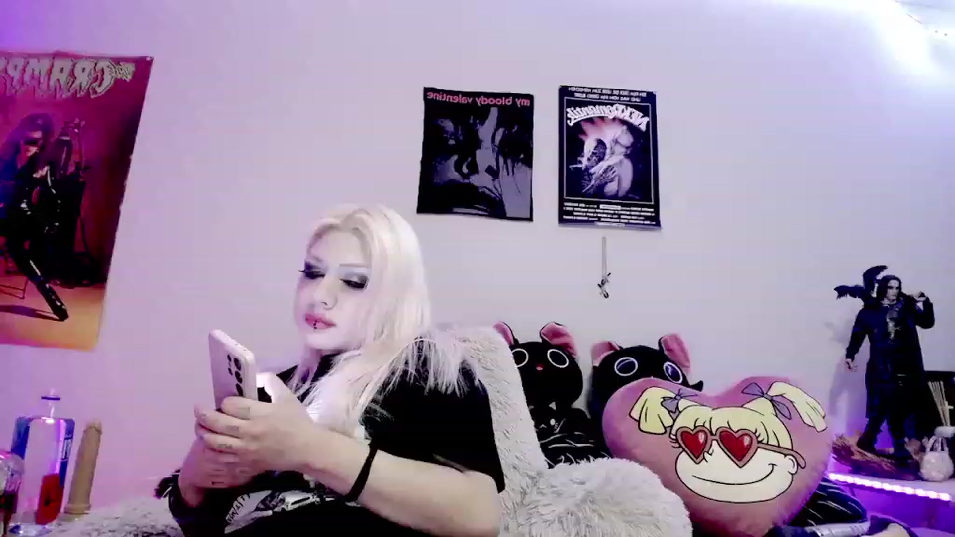 Gallery image thumbnail from BloodAngel_'s myfreecams stream on, 02/08/2024, 02:22 image 7 of 20