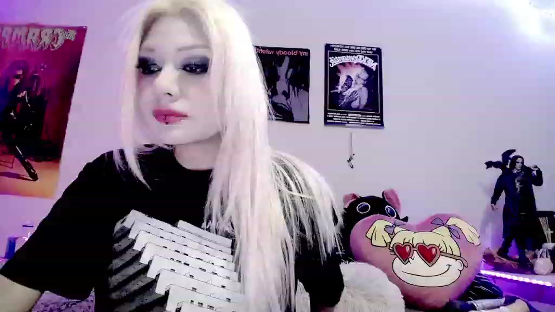 Gallery image thumbnail from BloodAngel_'s myfreecams stream on, 02/08/2024, 02:22 image 5 of 20