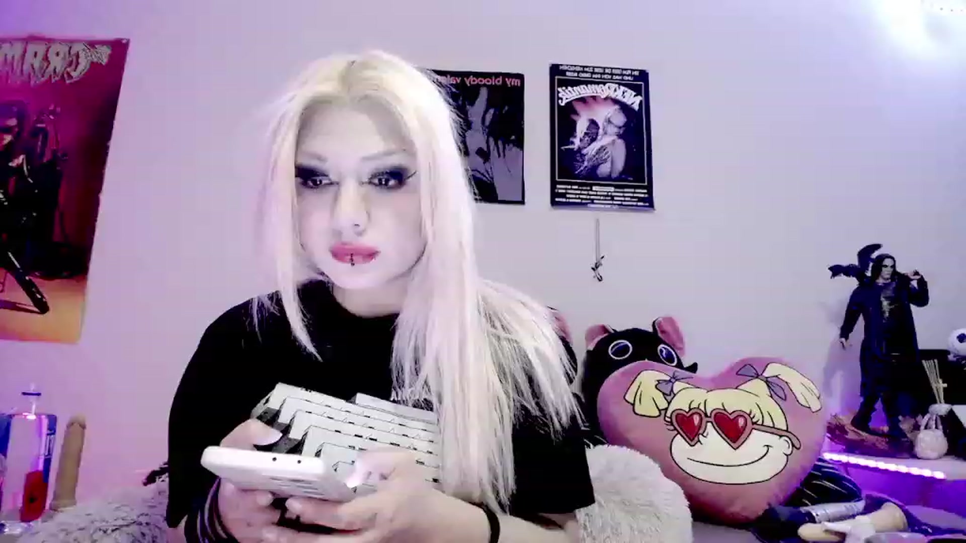 Gallery image thumbnail from BloodAngel_'s myfreecams stream on, 02/08/2024, 02:22 image 4 of 20