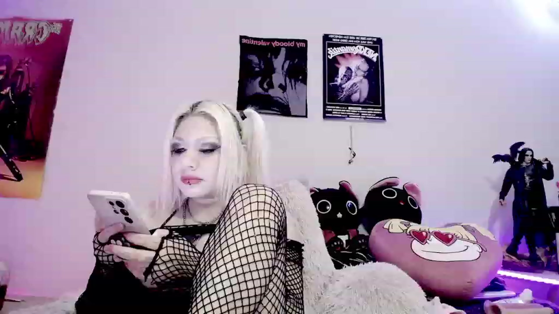 Gallery image thumbnail from BloodAngel_'s myfreecams stream on, 02/29/2024, 17:10 image 10 of 20
