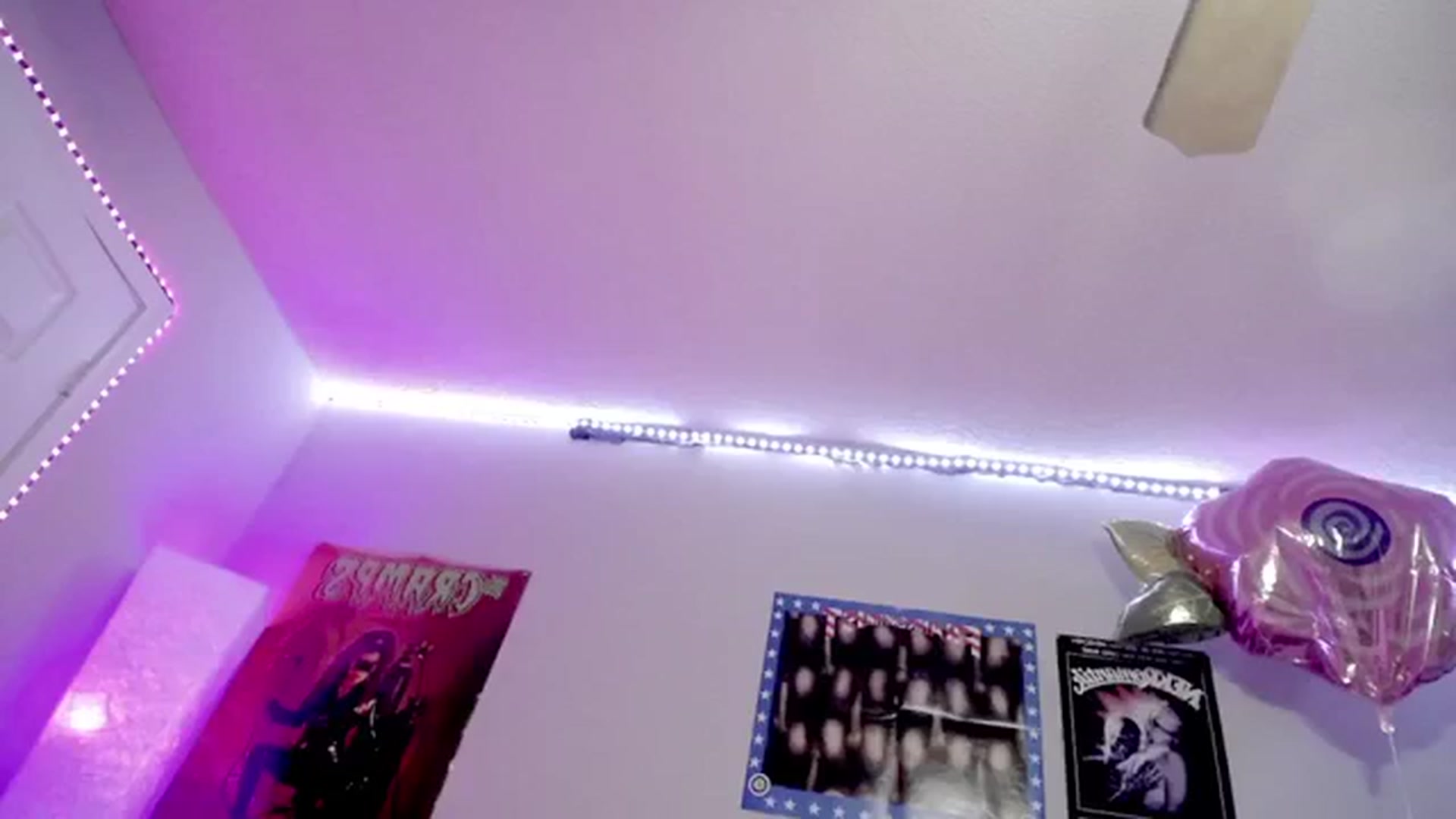 Gallery image thumbnail from BloodAngel_'s myfreecams stream on, 03/23/2024, 01:50 image 15 of 20