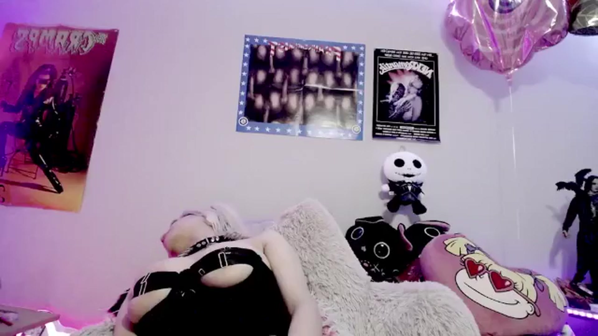 Gallery image thumbnail from BloodAngel_'s myfreecams stream on, 03/23/2024, 09:10 image 14 of 20