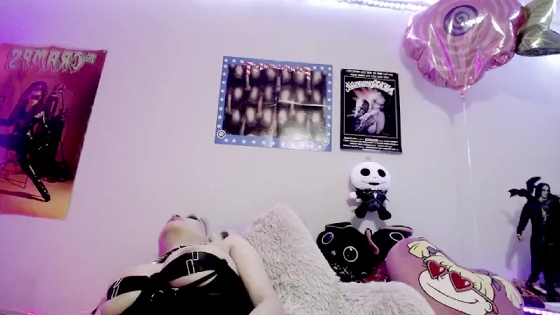 Gallery image thumbnail from BloodAngel_'s myfreecams stream on, 03/23/2024, 09:10 image 17 of 20