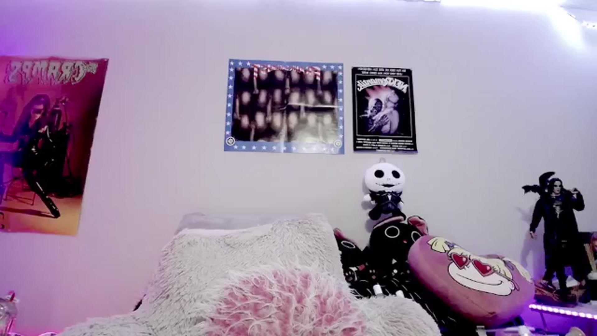 Gallery image thumbnail from BloodAngel_'s myfreecams stream on, 04/02/2024, 14:06 image 7 of 20