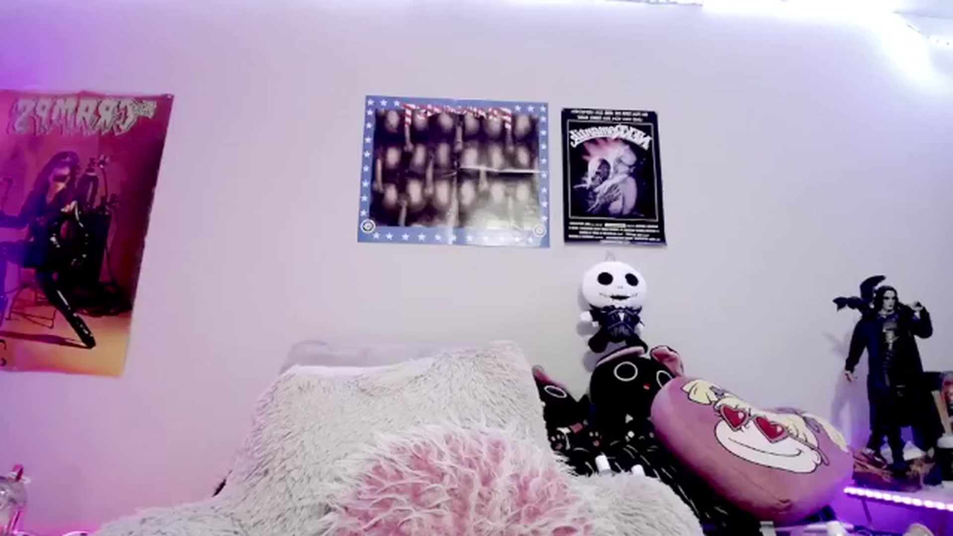 Gallery image thumbnail from BloodAngel_'s myfreecams stream on, 04/02/2024, 14:06 image 8 of 20