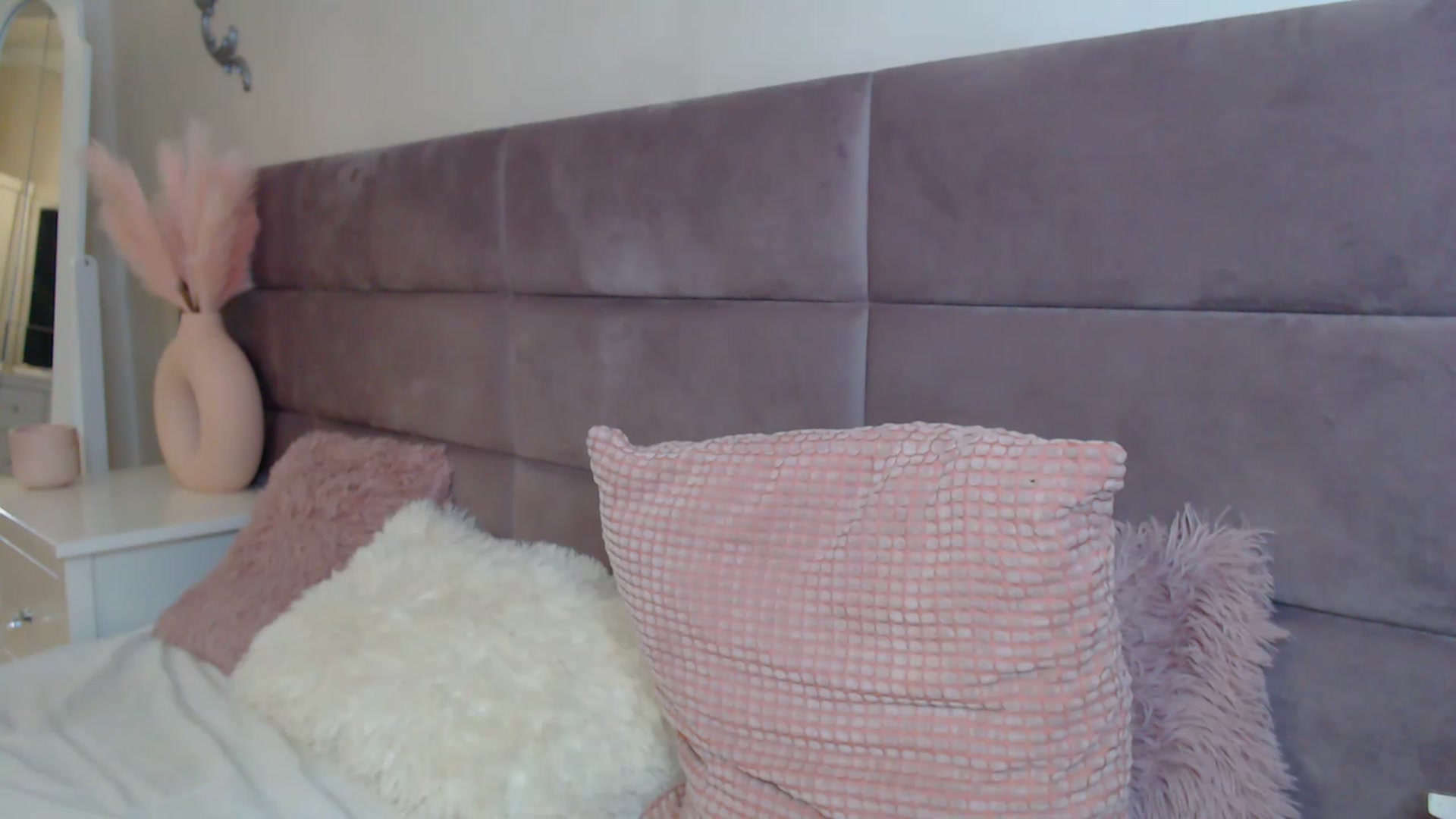 Gallery image thumbnail from BloodElf_Lu's myfreecams stream on, 12/09/2022, 05:28 image 18 of 20