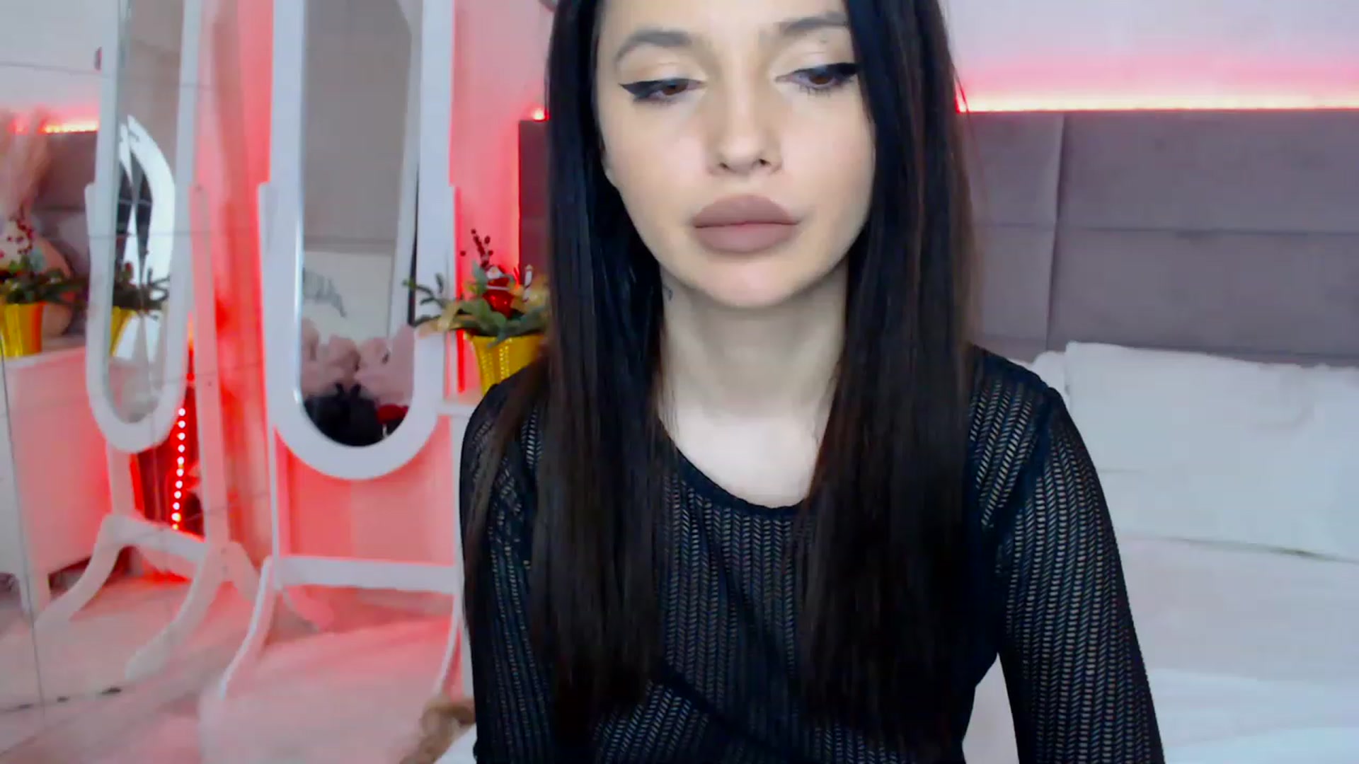 Gallery image thumbnail from BloodElf_Lu's myfreecams stream on, 12/19/2022, 05:39 image 16 of 20